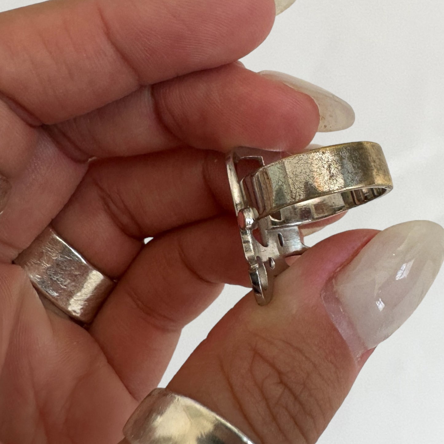 Dior logo ring