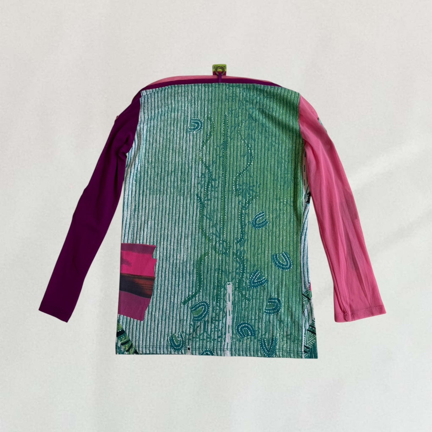 Save The Queen graphic top
