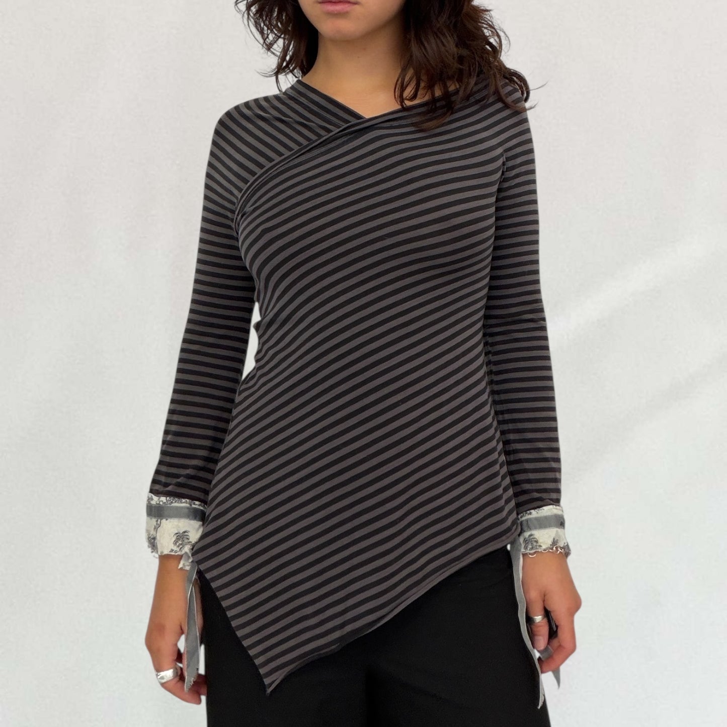 Cop Copine asymmetric top