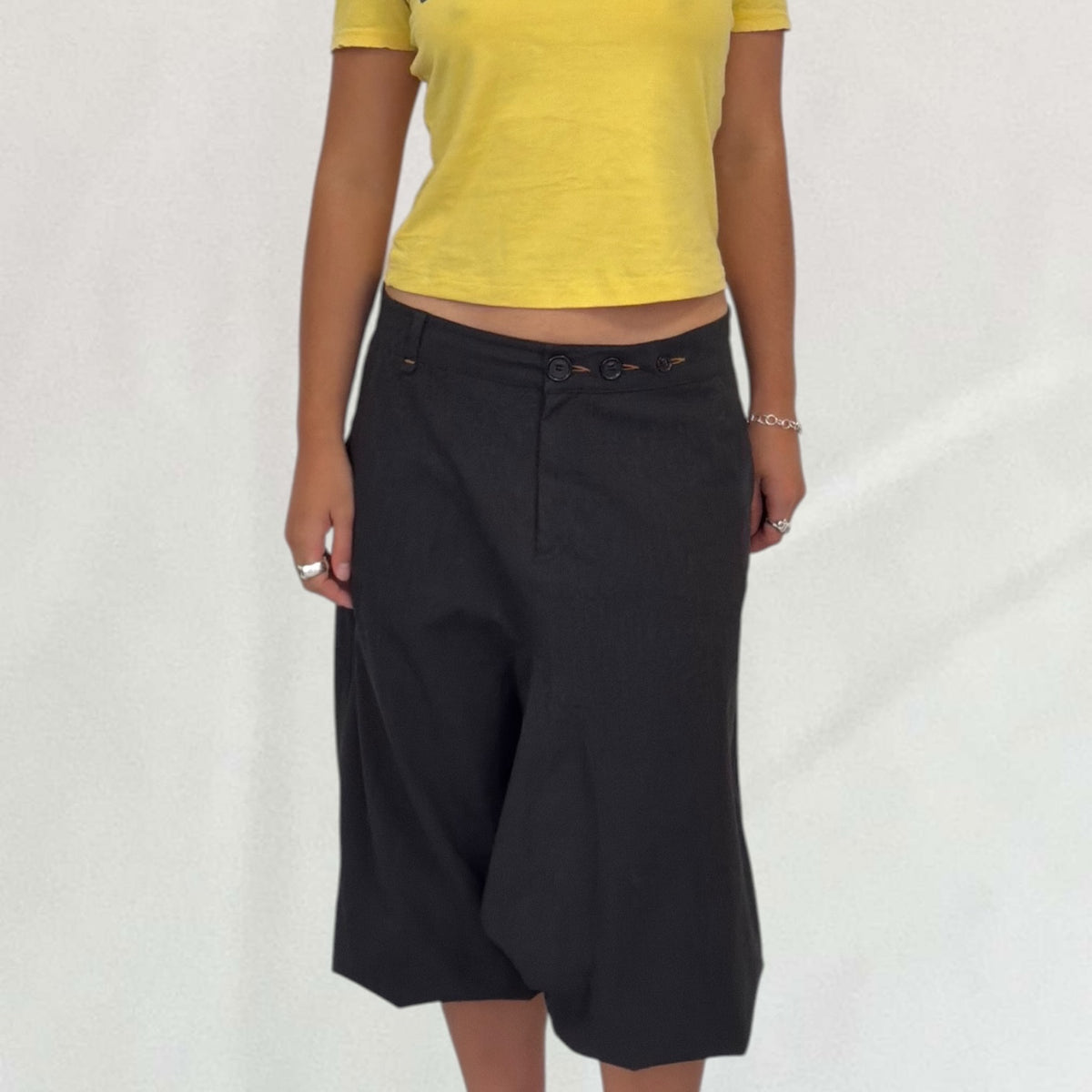 Vintage Cop Copine dark grey drop crotch capris – Vival Studios